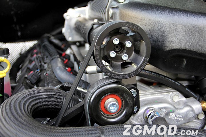 大切诺基srt改装700匹,扮猪吃老虎终结者jeep大切诺基srt8