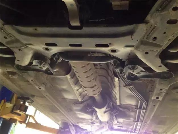 二手车不看底盘结果后悔了,二手车有必要看底盘吗