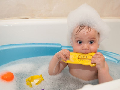 管住手！宝宝洗澡有些地方不能碰，不能洗！