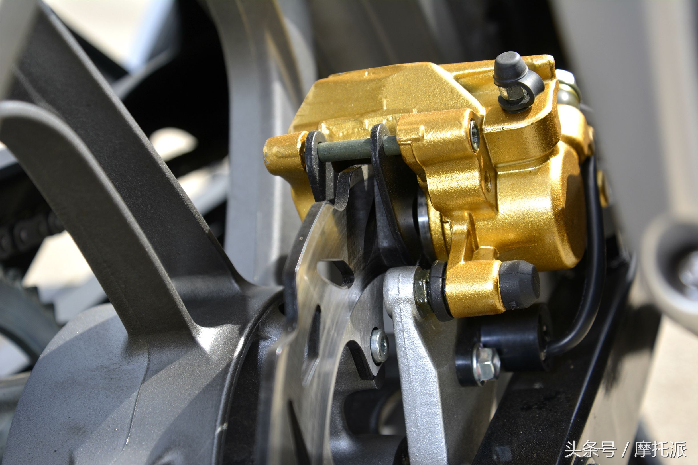 贝纳利2019款rfs150i,贝纳利rfs150i测评