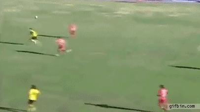 足球搞笑战术动态图,足球搞笑乌龙球gif