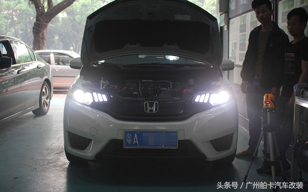 飞度gk5更换大灯灯泡教程,三代飞度gk5改装后视镜