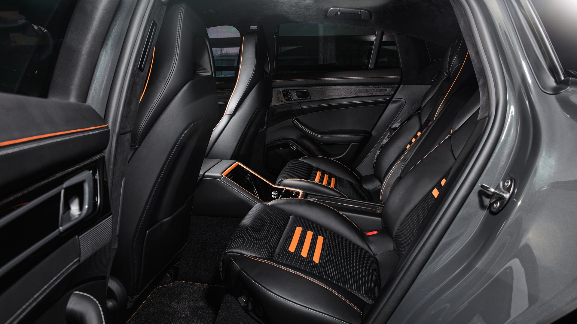 TachArt改装的保时捷，22寸的轮毂终于上了