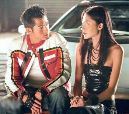 瞩目的不是新娘，伴郎才是亮点