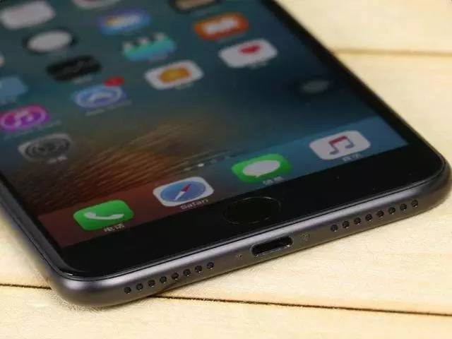 水凝膜为什么比屏幕小,水凝膜真的比钢化膜好用吗