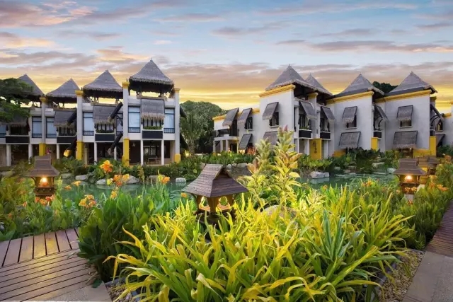 普吉岛适合亲子游的酒店,普吉岛订什么酒店