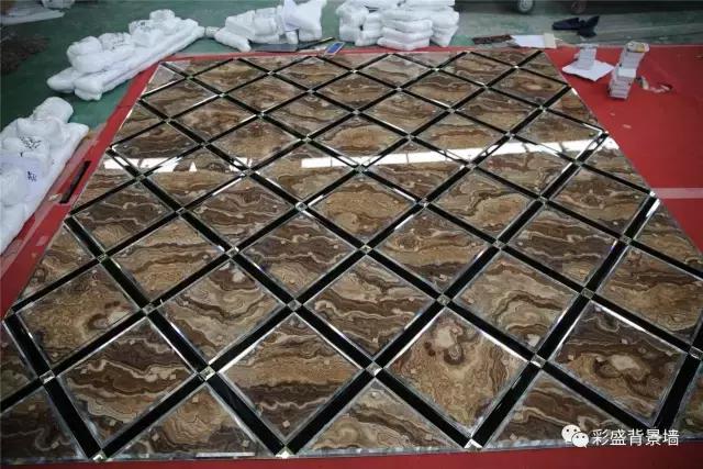 窗户纸镀膜玻璃的优缺点,镀膜玻璃与普通玻璃哪个在室外