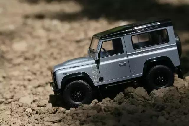 一辆路虎200万,路虎一百多万的