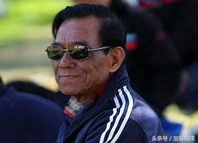 曾雪麟好友,曾执教两支非洲国家足球队,少年时却是游泳健将!