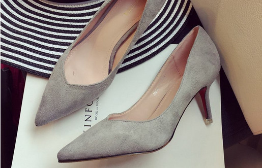 v型鞋口尖头鞋,比较适合夏天穿的潮鞋