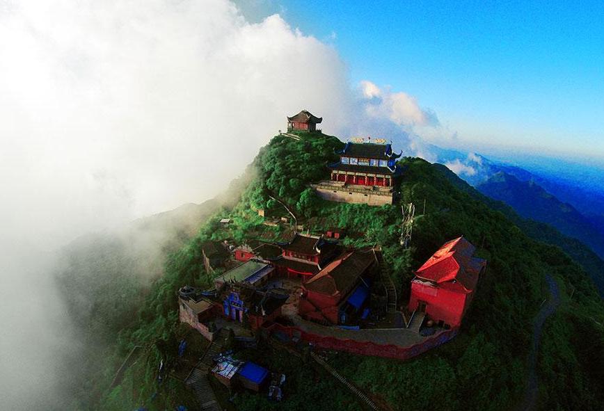 华蓥双枪老太婆雕像搬哪里,四川广安华蓥双枪老太婆图片