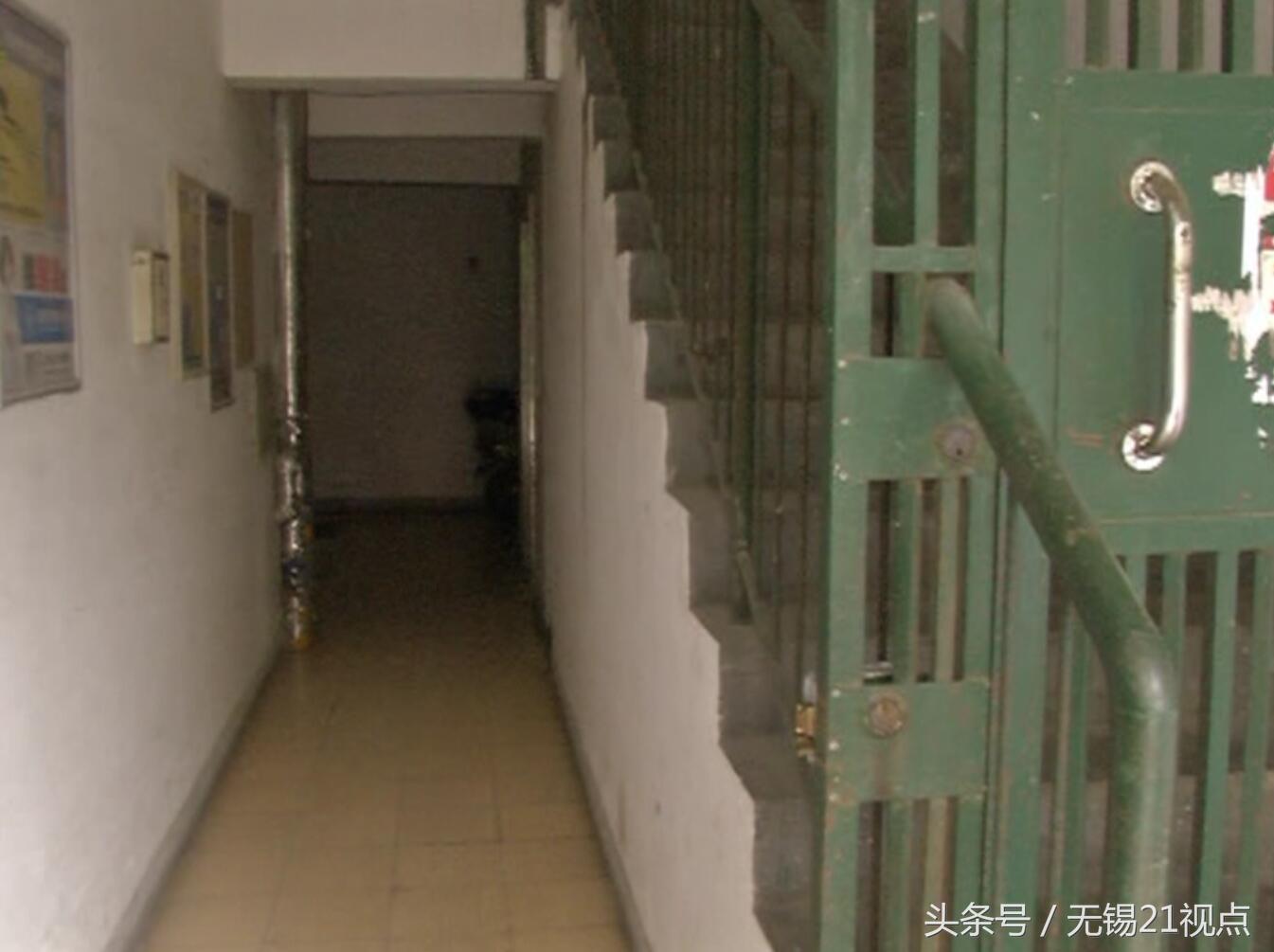 八卦镜高挂大门口邻里“斗法”伤感情