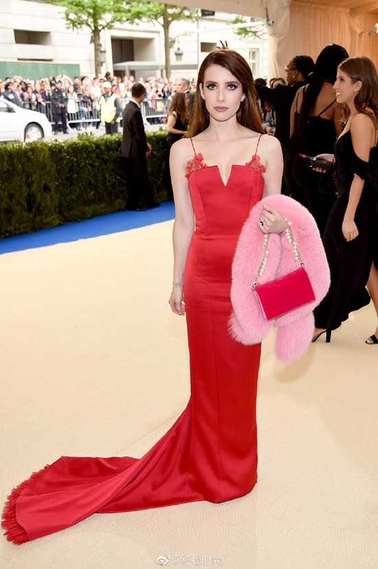 大幂幂大表姐美得稳妥可我更喜欢“玩很大”的日日和水果姐！