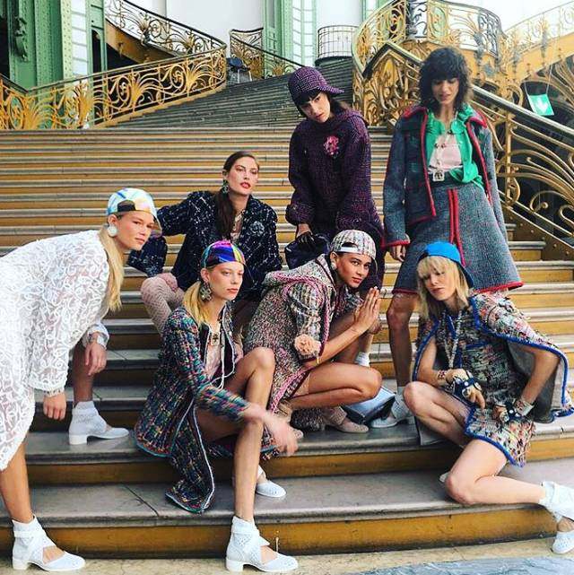 香奈儿4000块钱一双的水晶凉鞋,香奈儿塑料凉鞋