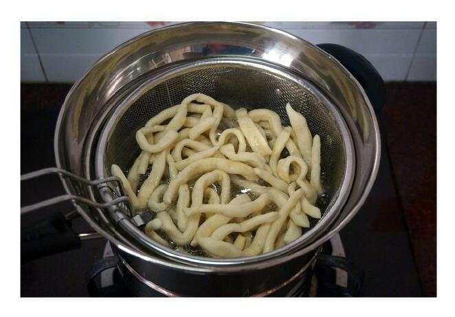 沙琪玛怎么做到酥脆,超市买沙琪玛