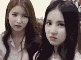 妹子被小龙虾夹,妹子被螃蟹夹了