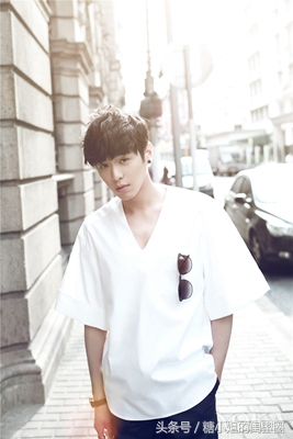 住着几千万的房子却用这几十块的粉饼，还有谁！