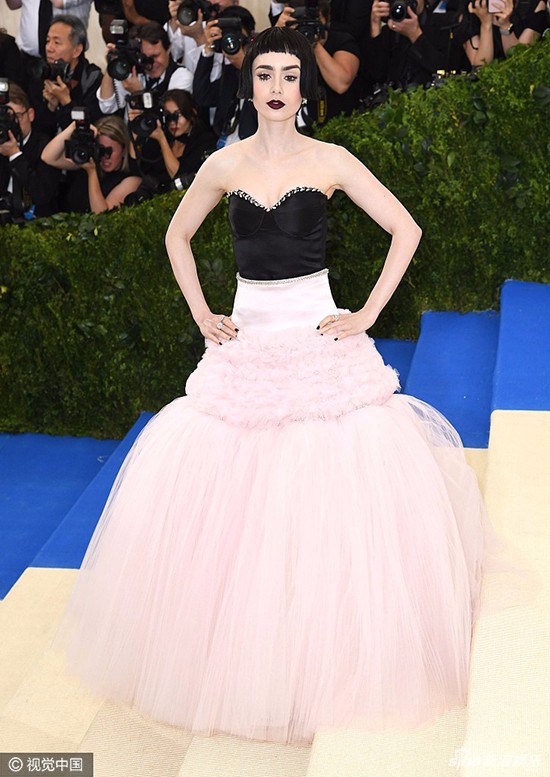 大幂幂大表姐美得稳妥可我更喜欢“玩很大”的日日和水果姐！