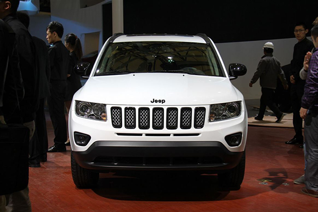 进口两驱指南者越野评测视频,详细评测奥迪q3入门版