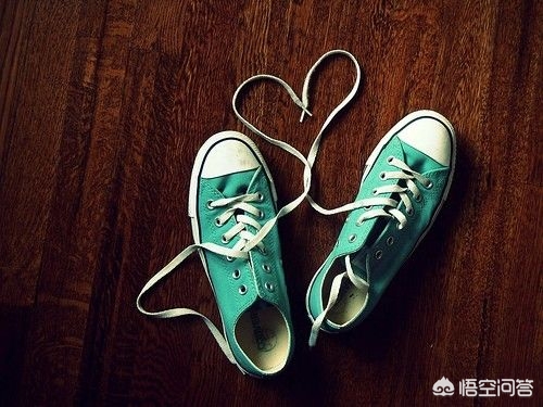 除了匡威，还有5款夏季必入的单品帆布鞋不可不知。