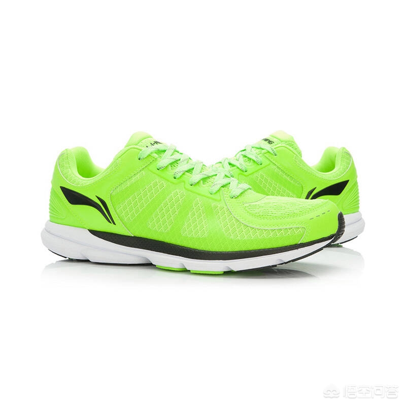 跑马拉松穿什么鞋最合适,跑马拉松穿什么鞋好特步