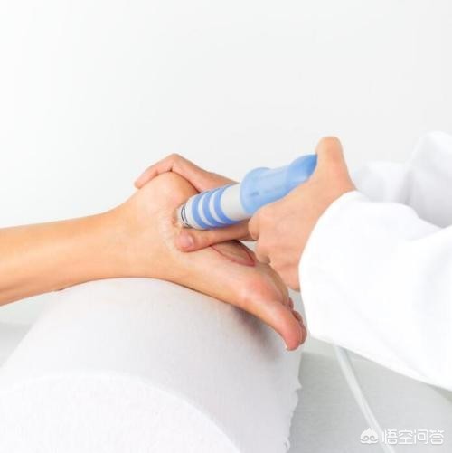 早起下床脚跟痛,早起下床脚踩地脚掌刺痛