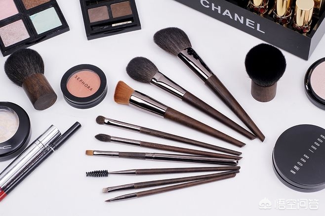 基础的化妆刷使用方法,化妆新手需要买哪些化妆刷