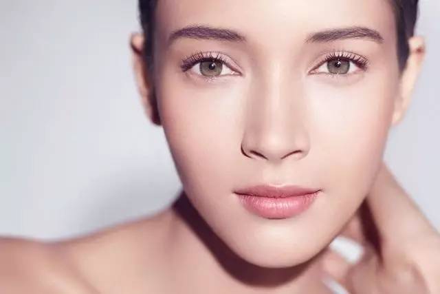 如何拥有一个好看的下巴,怎样拥有方下巴