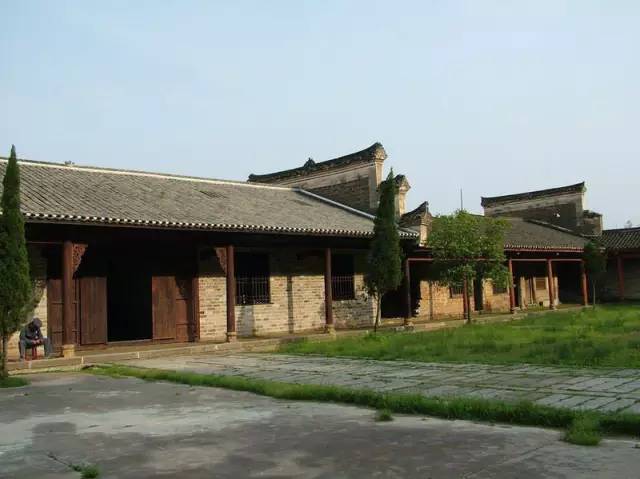 曾国藩到底是双峰人还是湘乡人,曾国藩是双峰哪里人