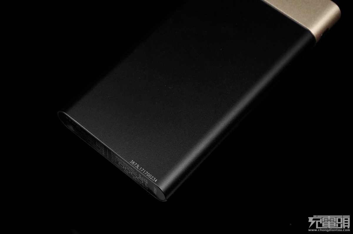 台电20000毫安快充充电宝测评,台电大屏数显18w双向快充充电宝