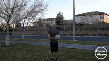 足球高空球落点判断,足球接高空球