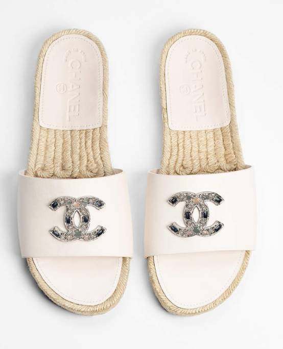 香奈儿凉鞋女塑料一万多,香奈儿凉鞋女款2022新款爆款