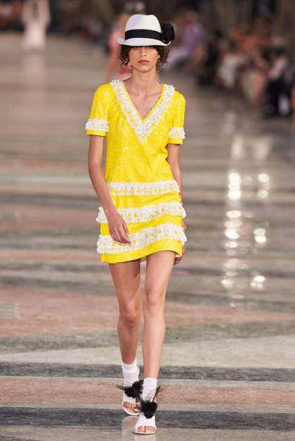 香奈儿4000块钱一双的水晶凉鞋,香奈儿塑料凉鞋