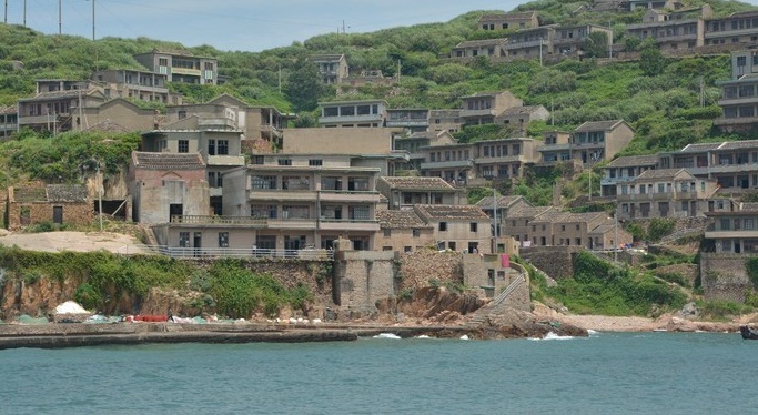 山与海之间有一个地方,穿梭山与海与城之间