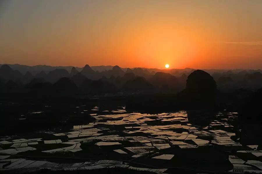 元宝山下,山水云间,悠悠闲云时光,恰好那时我也在