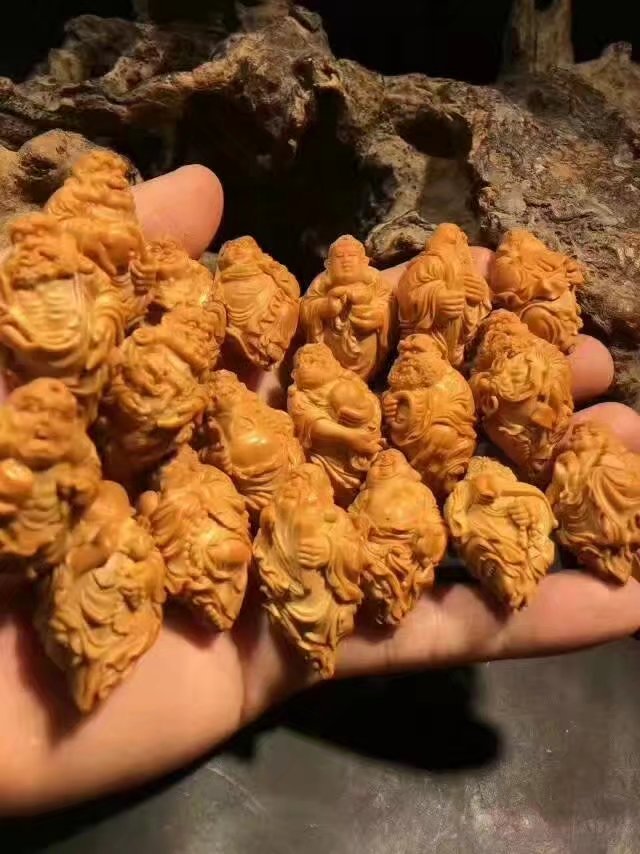 橄榄核雕刻十八罗汉手串名家,整身十八罗汉橄榄核雕