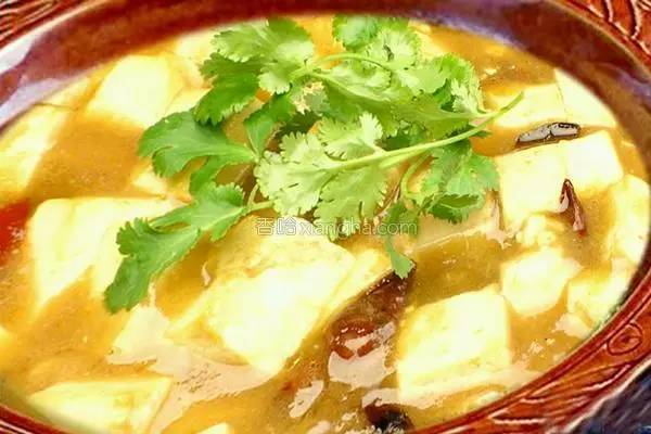 豆腐的这种做法太下饭了，咬一口会爆汁，孩子把盘子都舔干净