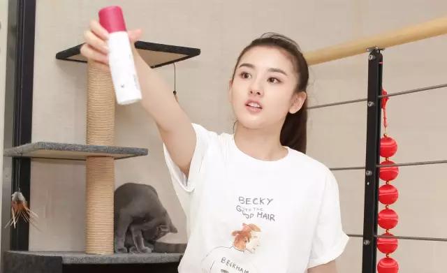 宋祖儿珍珠包,宋祖儿粉色包包