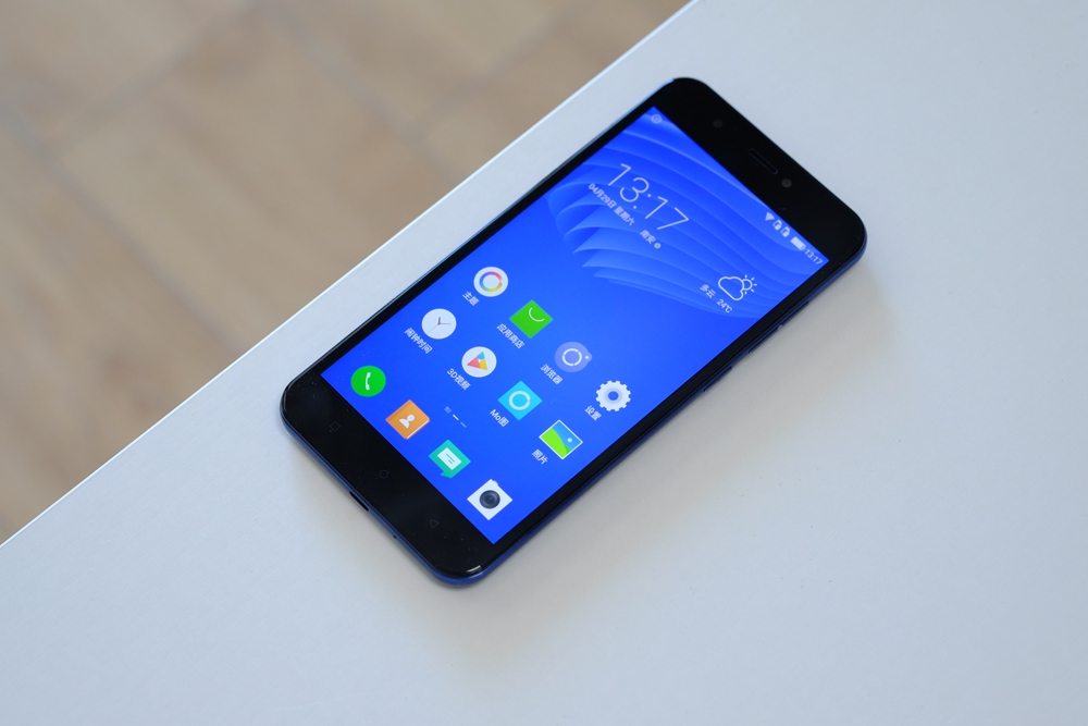 裸眼3d你们有对着手机这么玩么,手机黑科技裸眼3d技术