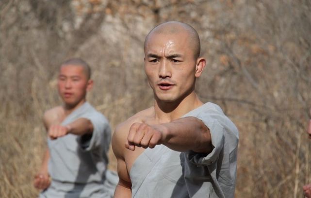 一龙最近两场被谁ko了,一龙ko美国不败拳王