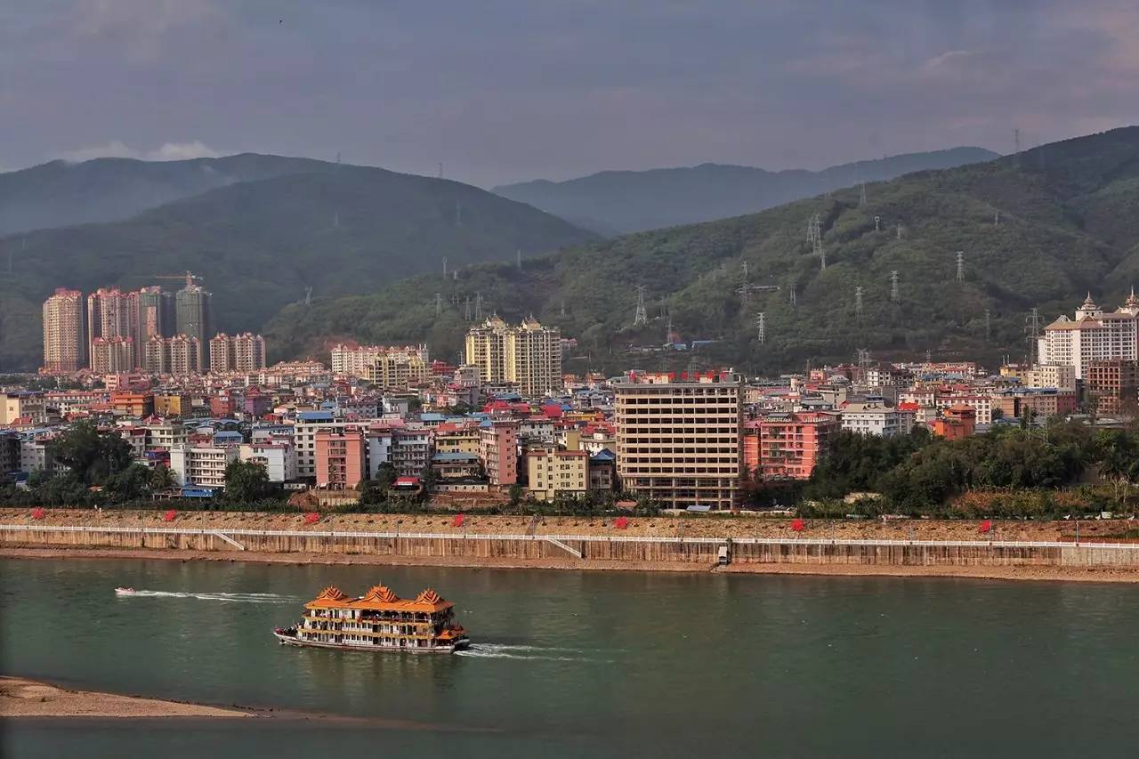 徐千雅彩云之南西双版纳,彩云之南云南西双版纳景色