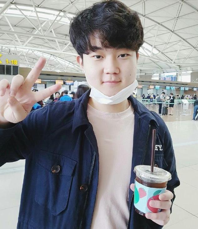 韩国skt教练为啥叫力宏,sktfaker力宏教练