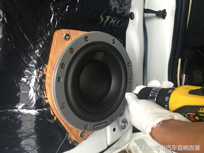 丰田锐志改装摩雷音响,深圳丰田雷凌改装音响低音炮