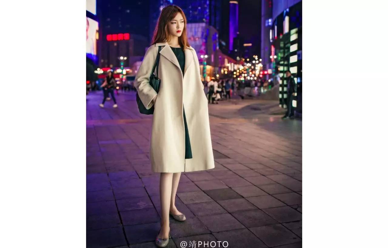 她们为别人穿的衣服，最后都一件一件脱了下来