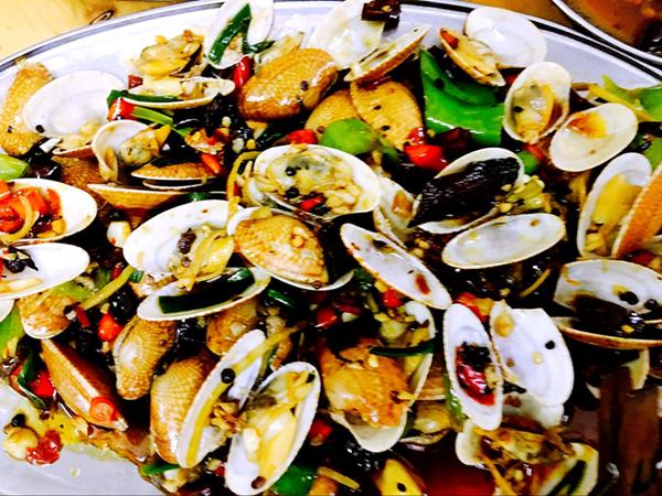 在三亚总有一片海属于一个人,在三亚椰梦长廊海边