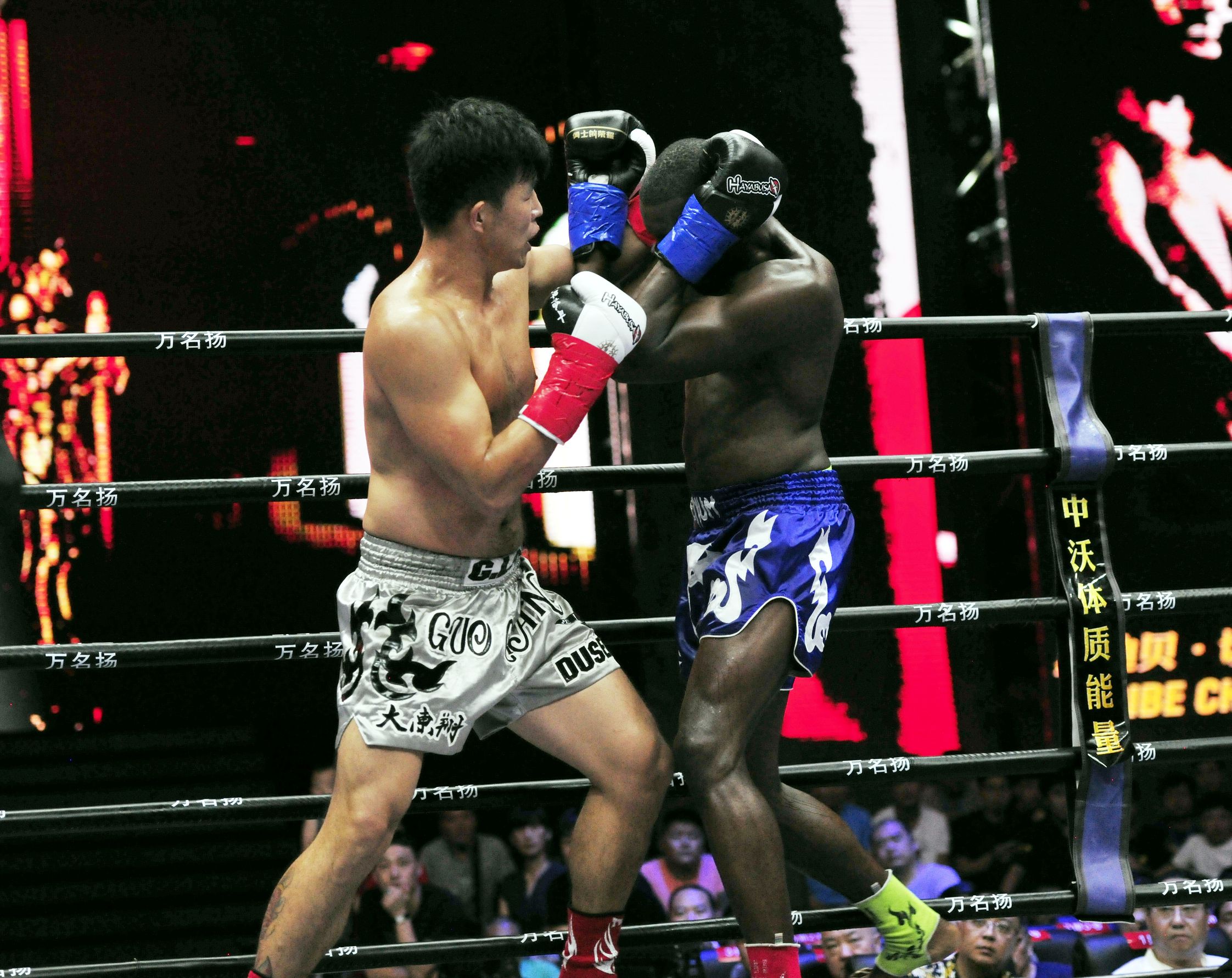 他只凭借这四个字就顶起了中国搏击大级别的一片天