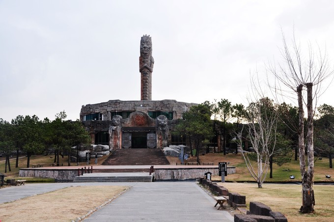玉龙雪山纳西人心中的神山,玉龙雪山是当地纳西族的神山