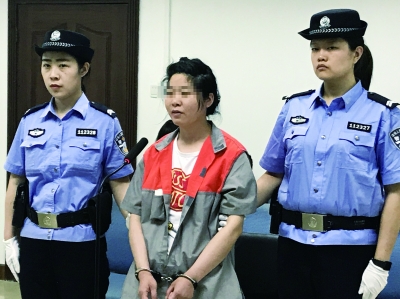 与丈夫不和女子欲烧屋自杀