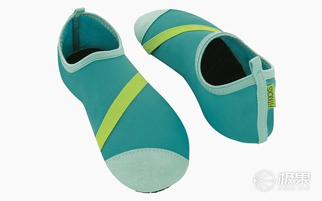 踩水速干跑步鞋,耐克阿迪高帮袜子鞋推荐