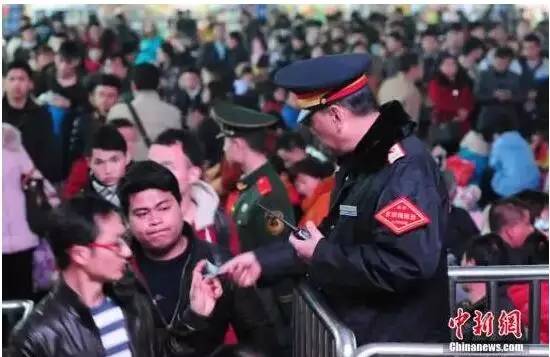 今日财经新闻头条最新直播,今日财经在线直播视频